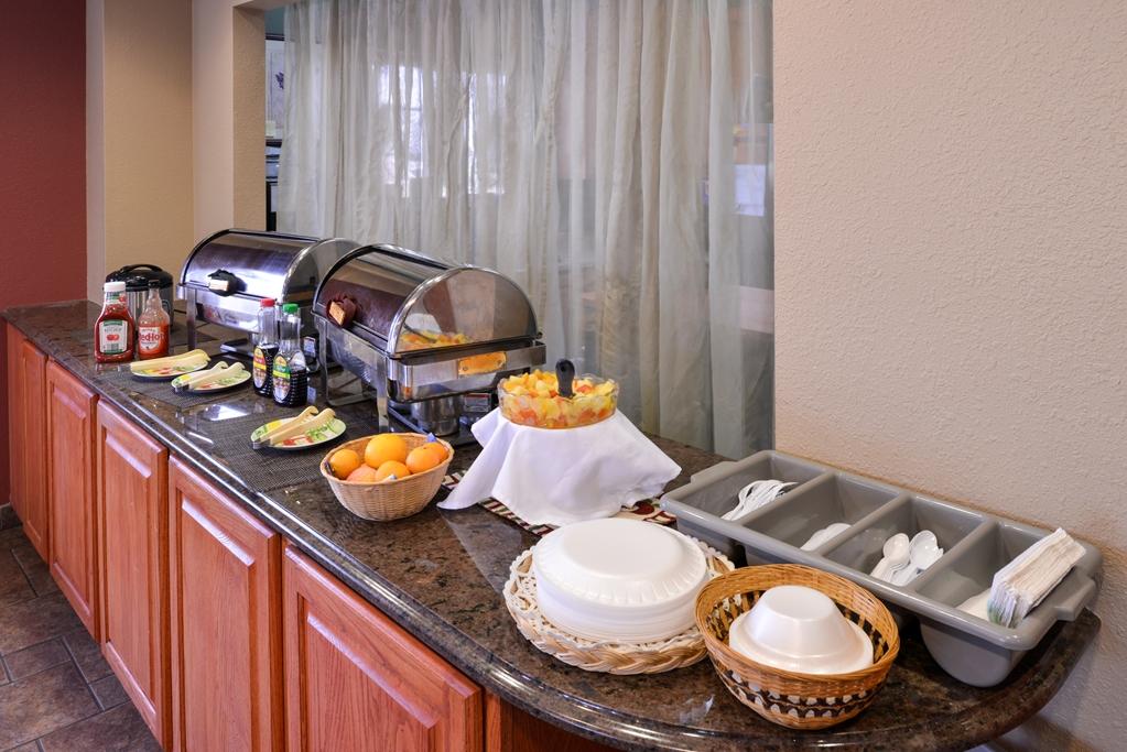 Country Hearth Inn & Suites Edwardsville Bekvämligheter bild