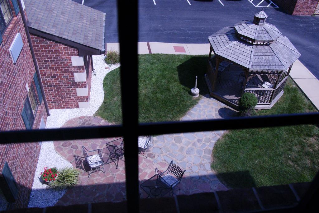 Country Hearth Inn & Suites Edwardsville Exteriör bild