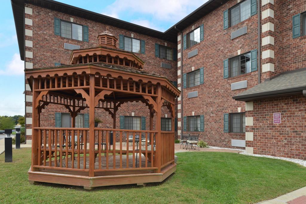 Country Hearth Inn & Suites Edwardsville Exteriör bild