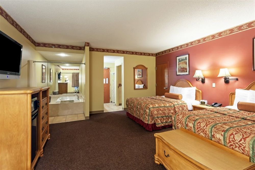 Country Hearth Inn & Suites Edwardsville Exteriör bild