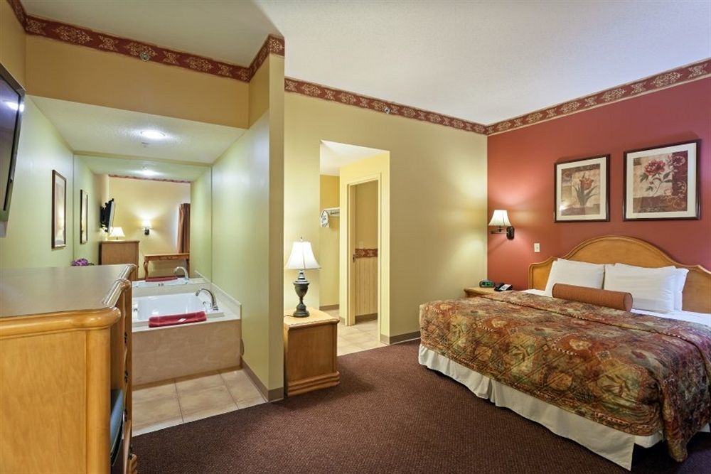 Country Hearth Inn & Suites Edwardsville Exteriör bild