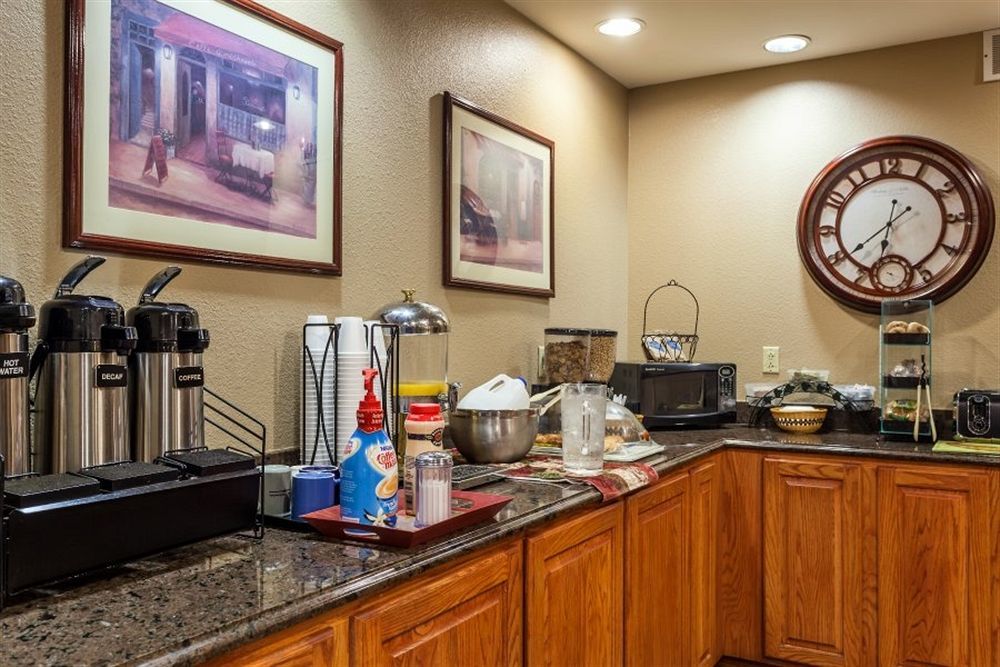 Country Hearth Inn & Suites Edwardsville Exteriör bild