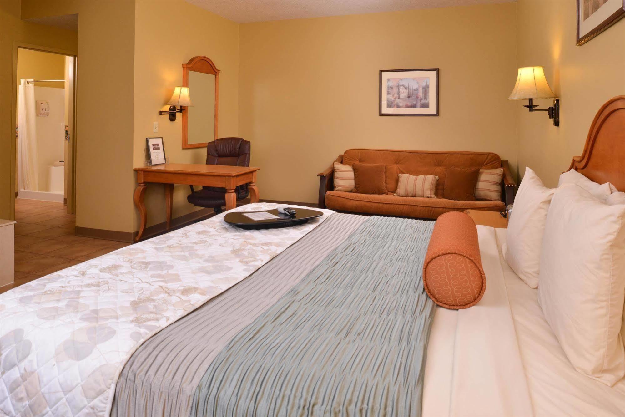 Country Hearth Inn & Suites Edwardsville Exteriör bild