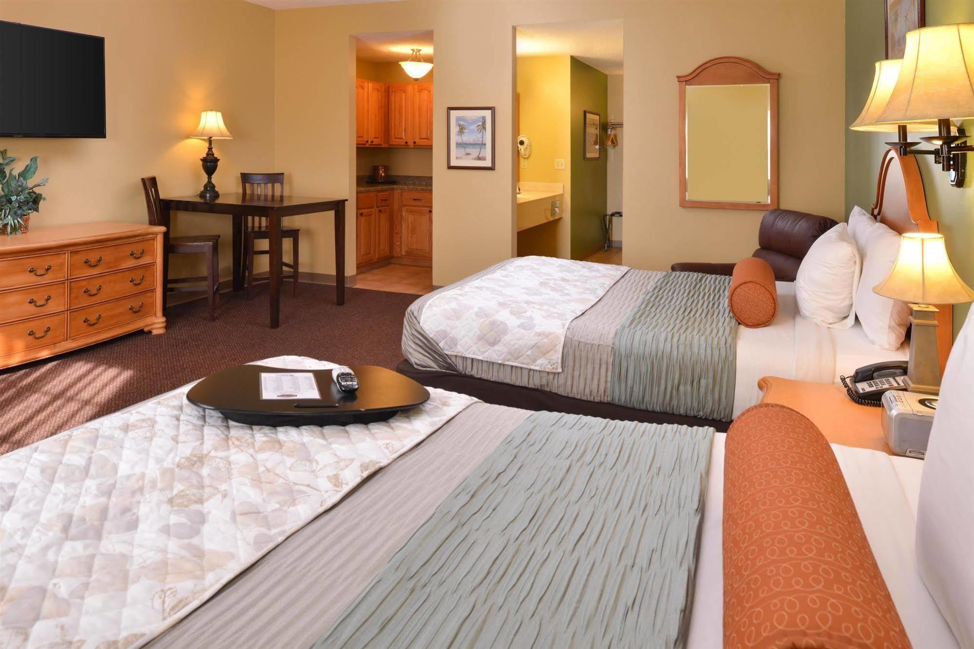 Country Hearth Inn & Suites Edwardsville Exteriör bild