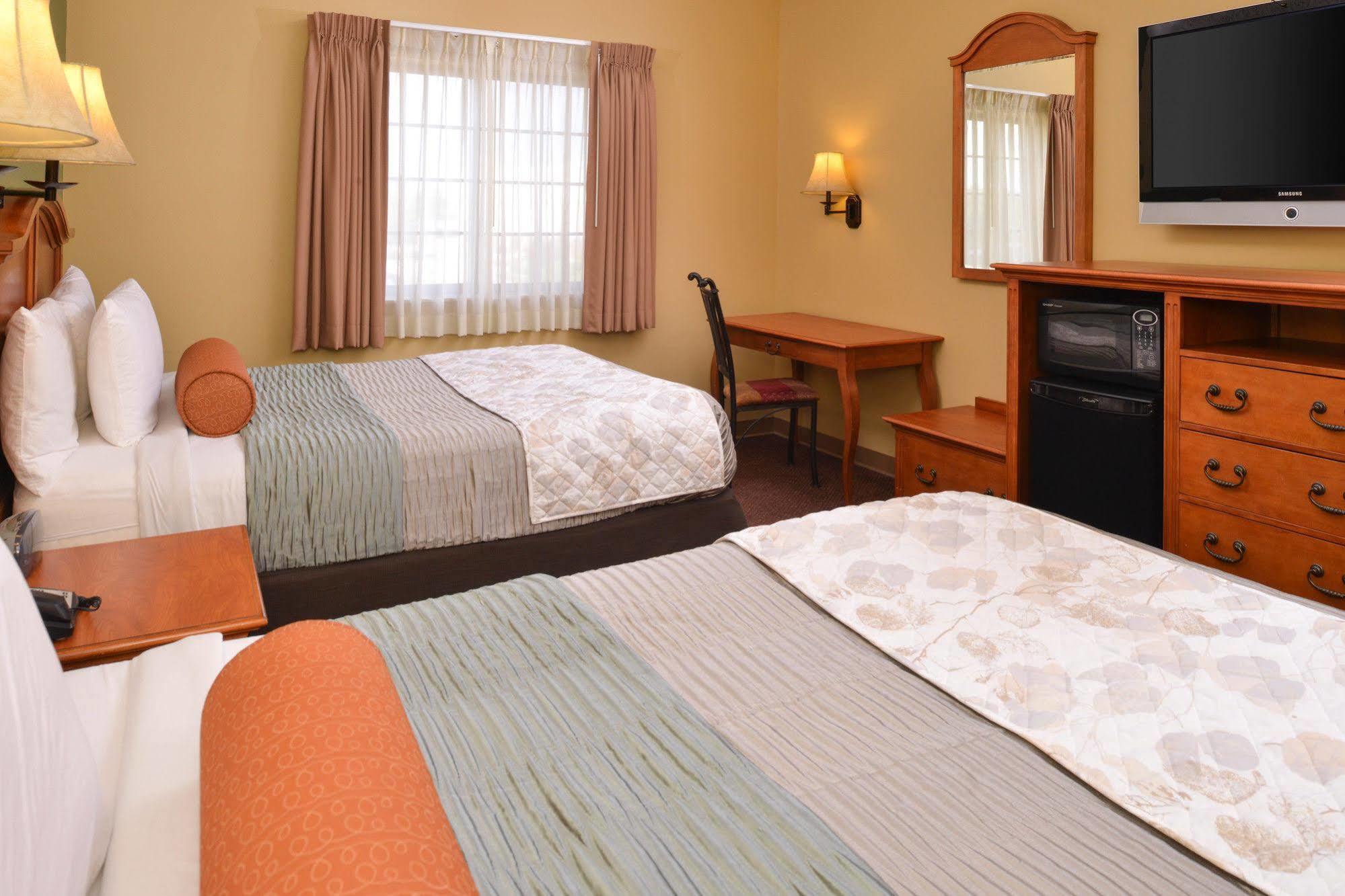 Country Hearth Inn & Suites Edwardsville Exteriör bild