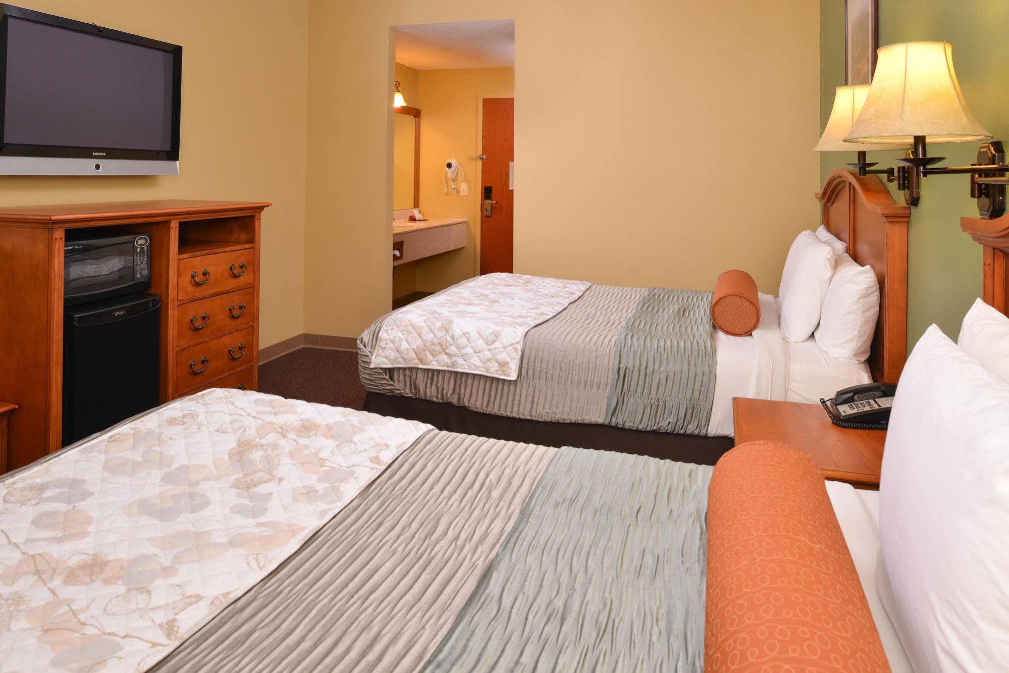 Country Hearth Inn & Suites Edwardsville Exteriör bild