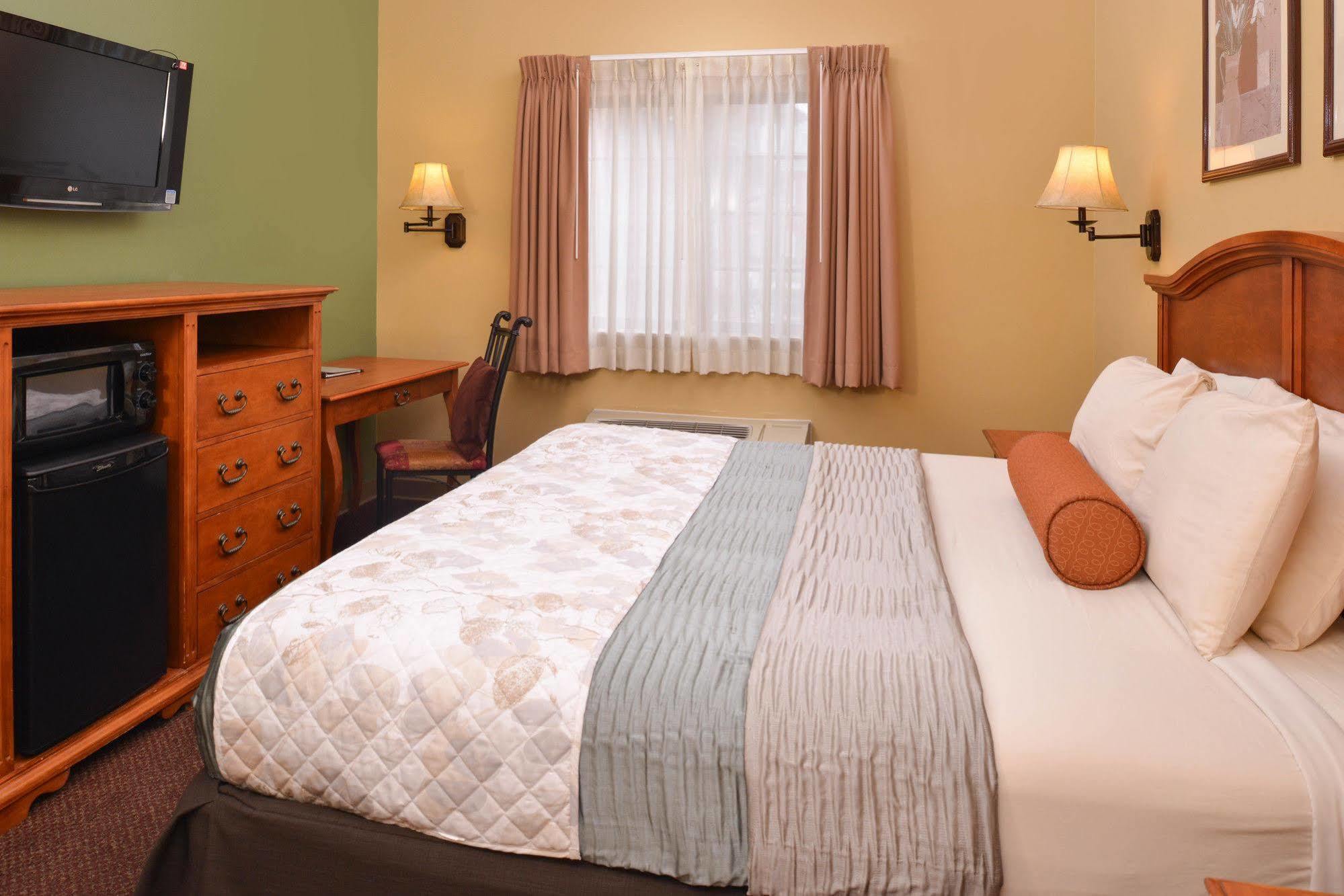 Country Hearth Inn & Suites Edwardsville Exteriör bild