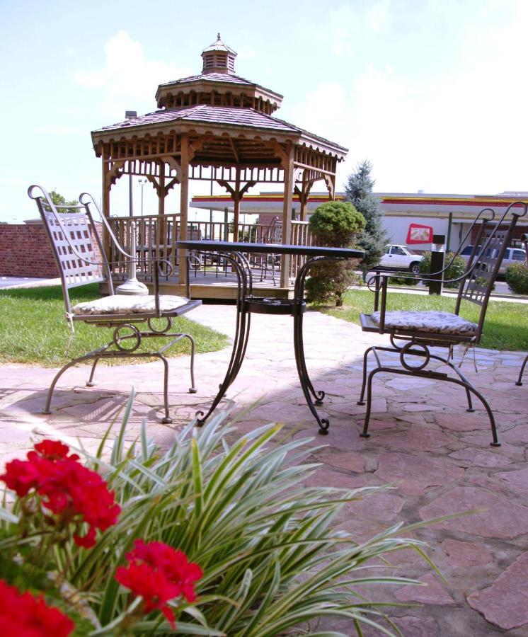 Country Hearth Inn & Suites Edwardsville Exteriör bild